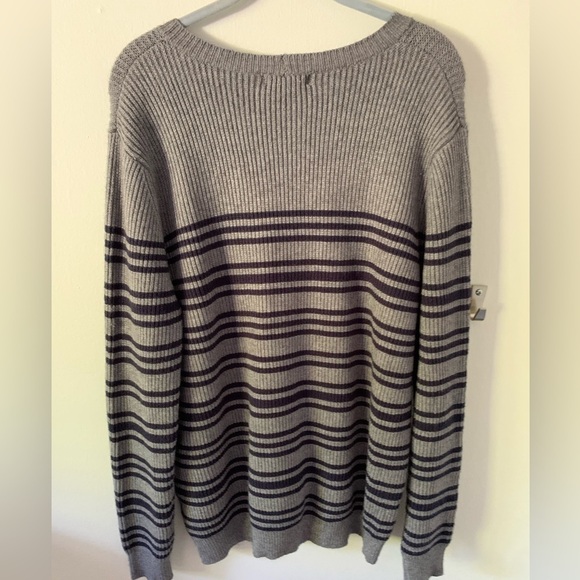 NWT Gray Knit Sweater with Black Accent Stripes Size 2XL - Picture 3 of 8